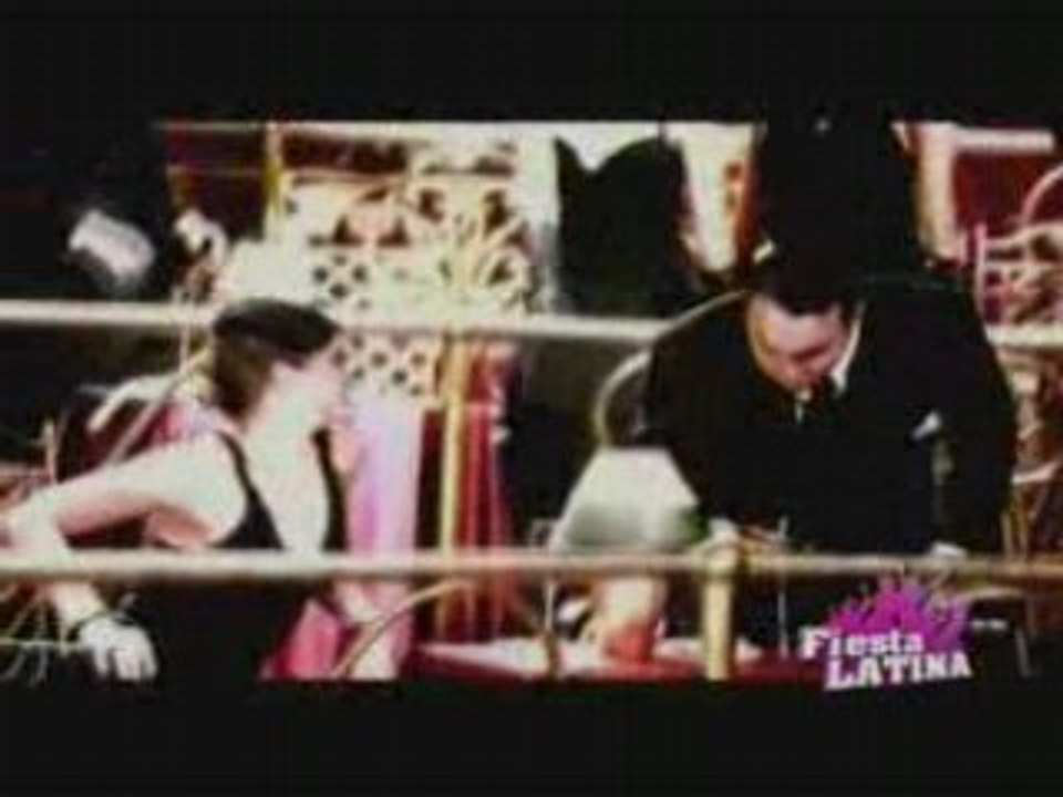 Cruz martinez y los super reyes - muevelo