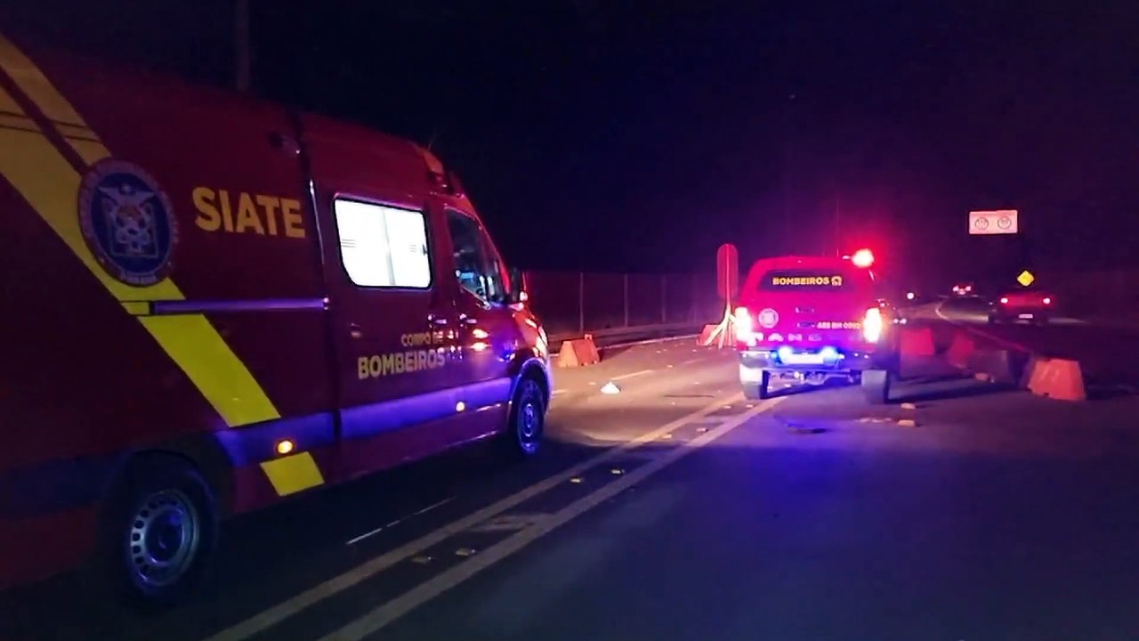 Colisão entre Astra e carreta deixa idoso gravemente ferido na BR-277, em Cascavel