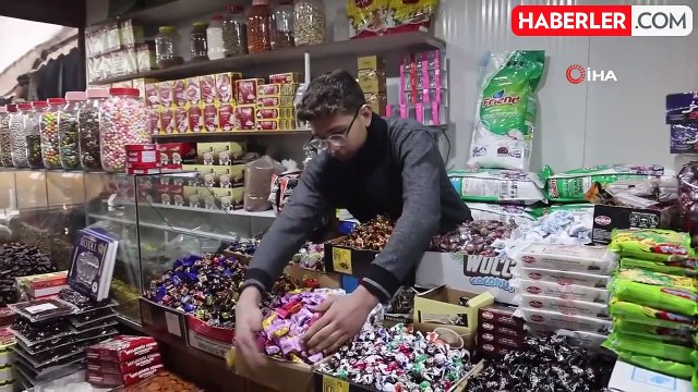 Suriyeli genç esnaf bayramda ülkelerine dönmek için gün sayıyor