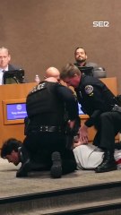 Detenido un exjugador de la NFL tras su alegato contra una placa que incluía el acróstico MAGA