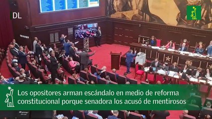 Los opositores arman escándalo en medio de reforma constitucional porque senadora los acusó de mentirosos.mp4