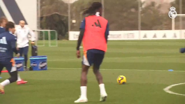 Entrenamiento completo del Real Madrid antes del encuentro ante el Girona