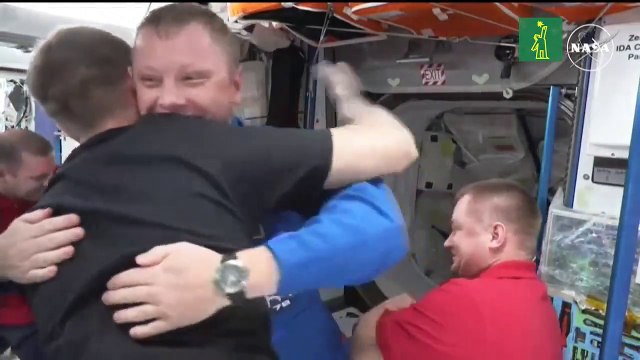 La misión de SpaceX que regresará a astronautas varados se acopla a la EEI