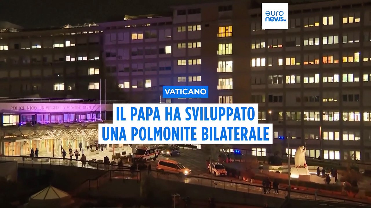 Il Papa e la polmonite bilaterale, Vaticano: notte calma, Francesco si è alzato, cuore regge bene
