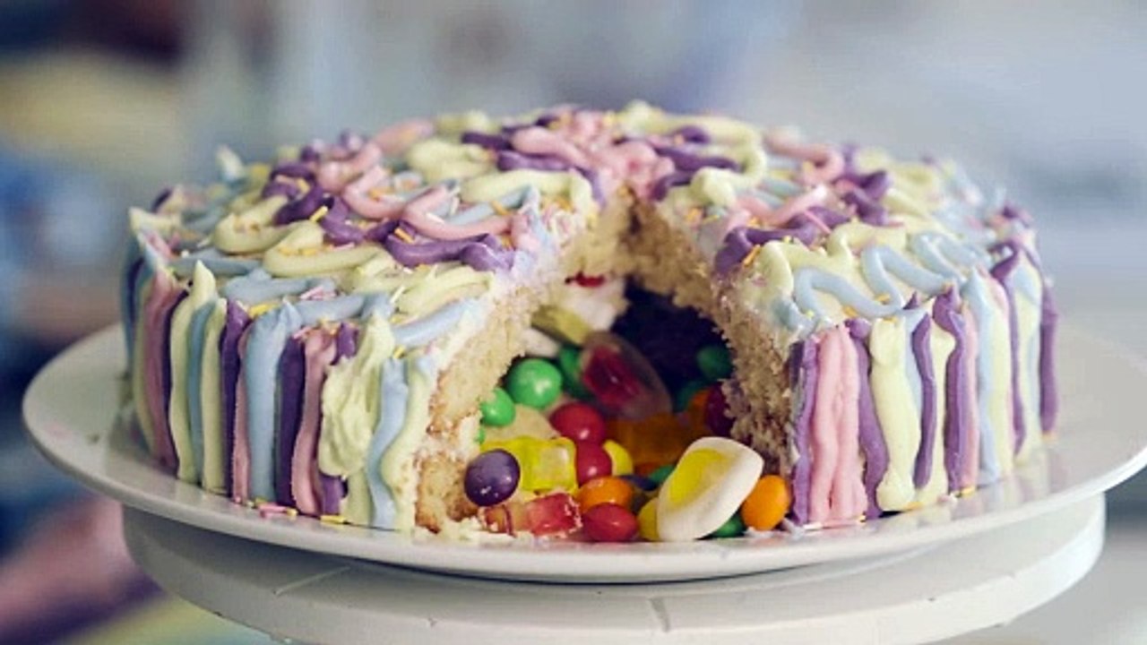 How To Make A Pinata Cake | Recipe - video Dailymotion