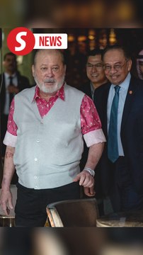 Sultan Ibrahim grants audience to PM Anwar in Bahrain