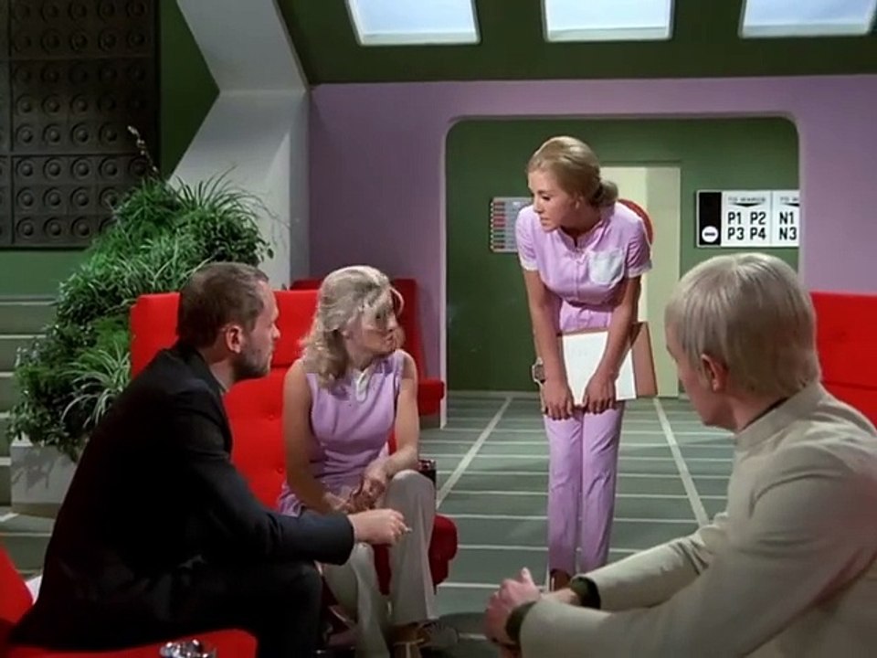 UFO E08 - Der Fremde