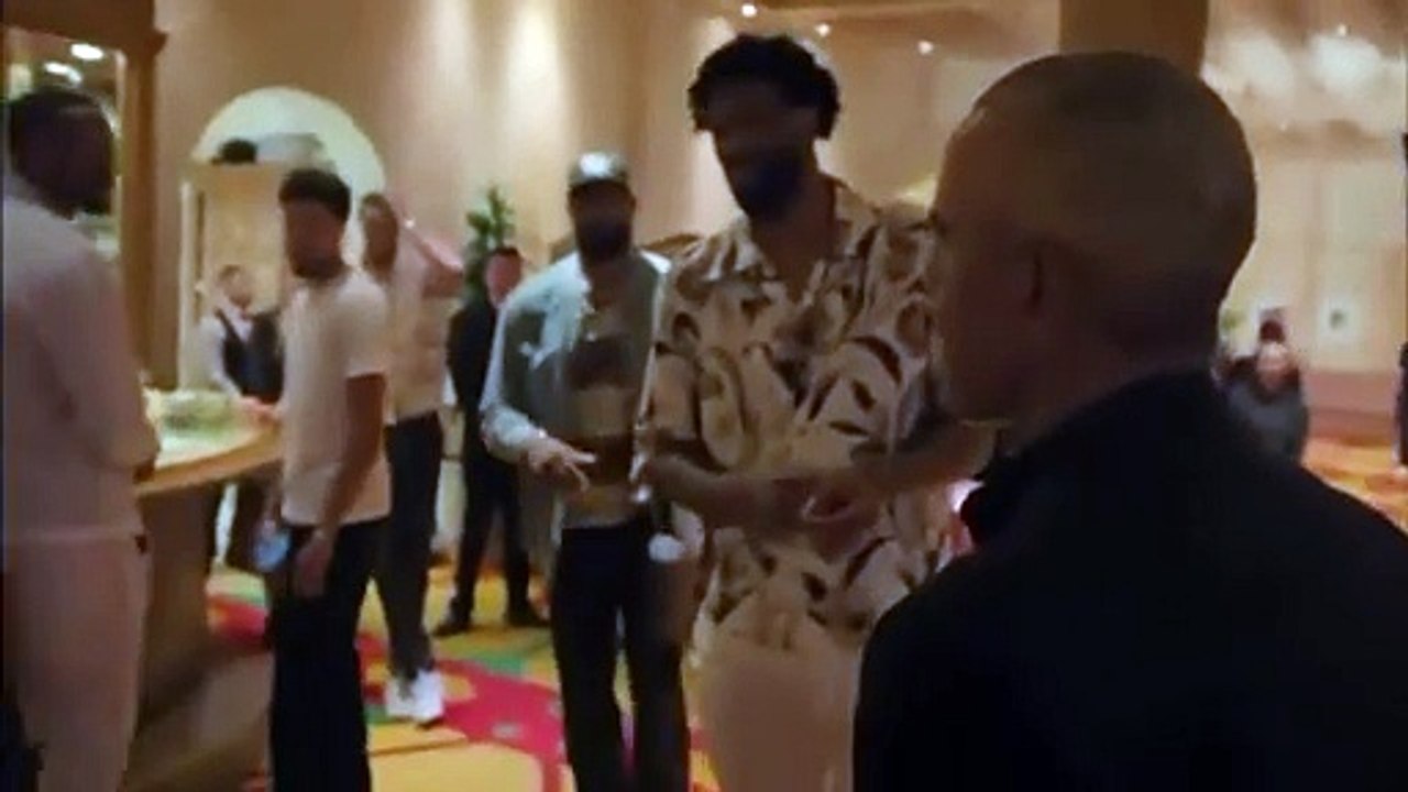 Anthony Edwards act the same in any room 😂😭😭😭 his confidence thru the roof… even Barack Obama was surprised