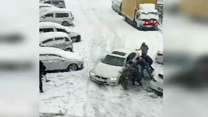 İstanbul- Sarıyer'de kar yağışı nedeniyle yolda kayan araçlar kaza yaptı / Ek bilgi ve görüntü