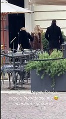 Torino, la passeggiata di Chiara Ferragni in centro