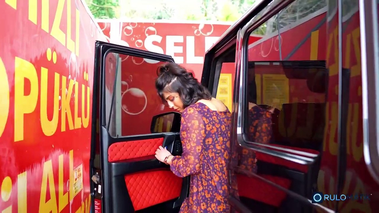 Multi-Language and Accepting Multiple Payments