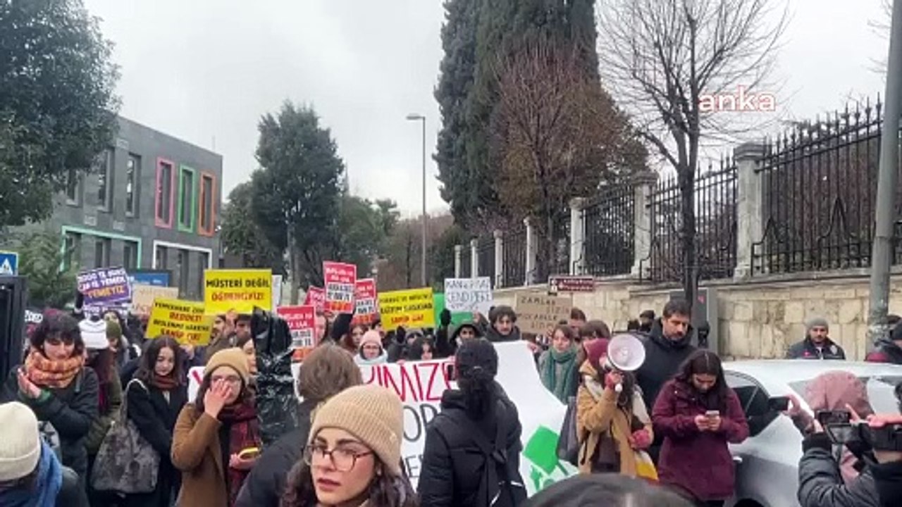 İstanbul Üniversitesi öğrencilerinden yemek zammı protestosu: ‘Müşteri değil, öğrenciyiz’