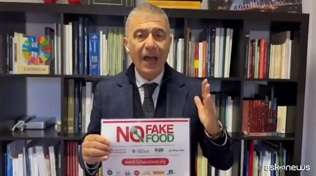 Pecoraro Scanio: Basta fake food. Governo tuteli l'olio italiano