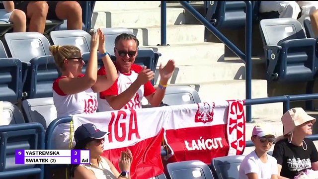 Swiatek eases past Yastremska to reach quarter-finals in Dubai