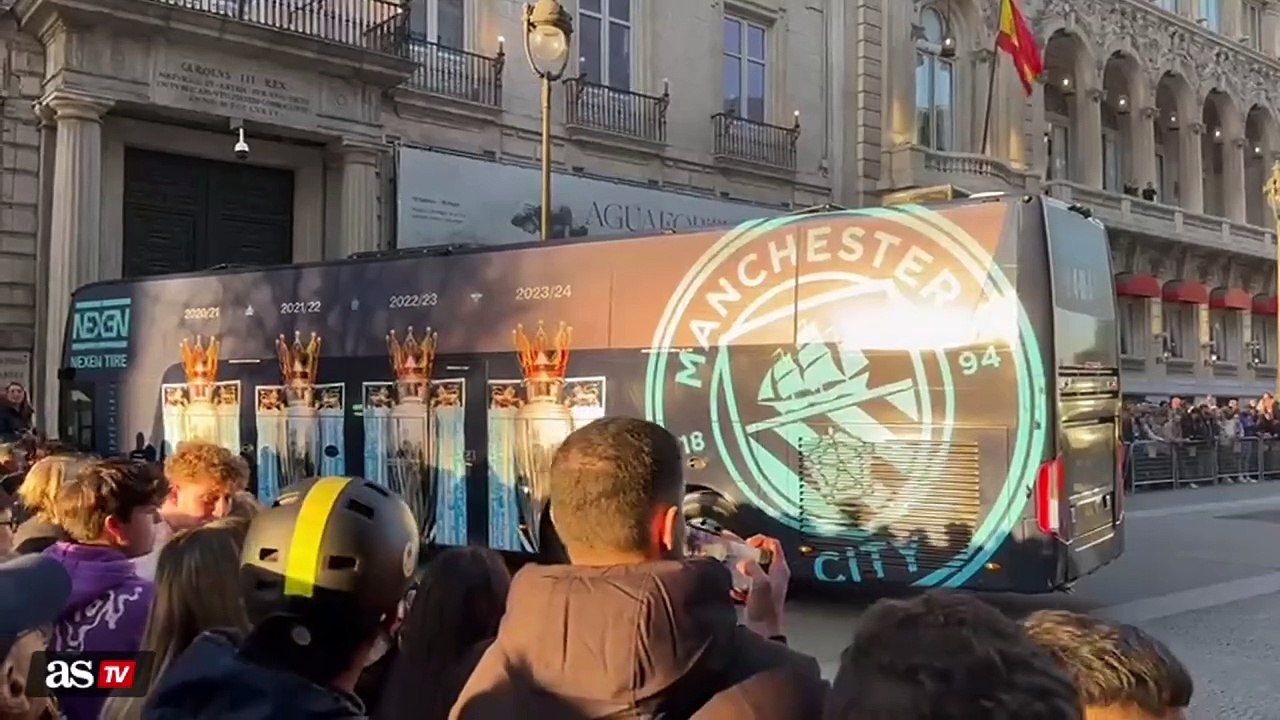 Accidente del autobús del City en su salida hacia el Santiago Bernabéu