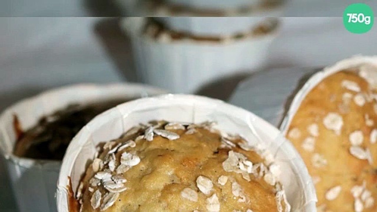 Muffins à la compote de pommes-ananas et vanille et flocons d'avoine
