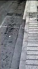 Cerignola, esce da un'auto (con la stampella) e viene travolta: donna salva per miracolo