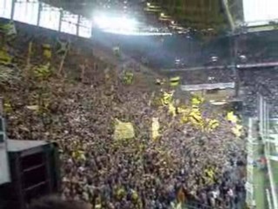 Borussia Dortmund - FC Nürnberg Spielereintritt Südtribune
