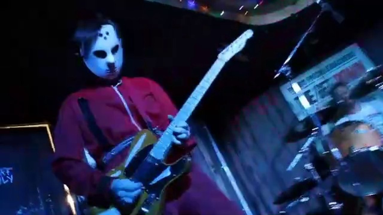 Paranoid Alice - I Can Jump Puddles (live -  I'm Not From London festival)