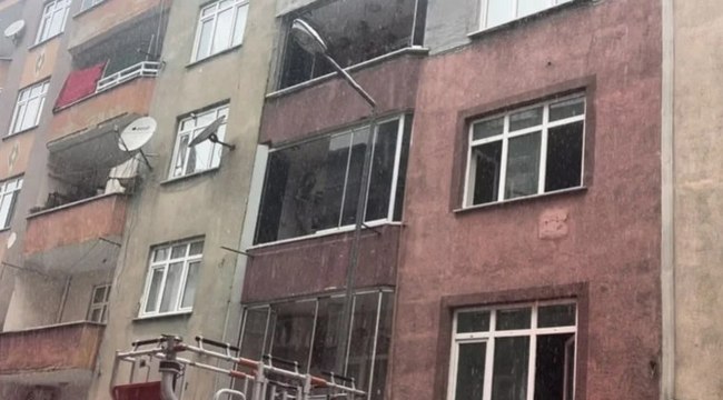 İstanbul'da 5 katlı binada yangın paniği