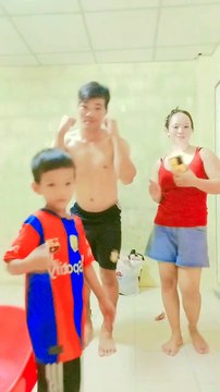 Family always has fun entertainment every day Family always has fun entertainment every day