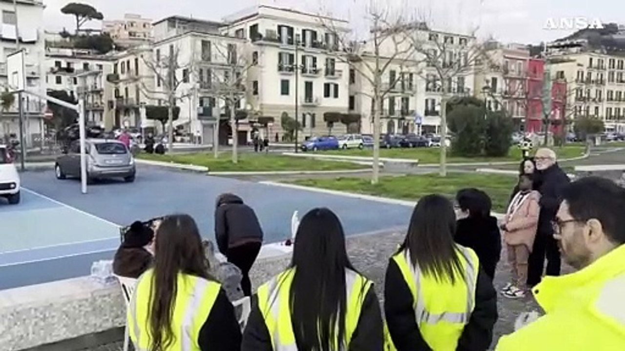 Pozzuoli, gli accampati pregano insieme alla Protezione Civile