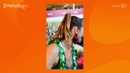 Paolla Oliveira se despede da quadra da Grande Rio