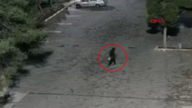 Kadın kıyafeti giyip hırsızlık yapan 'bukalemun' lakaplı şüpheli, suçüstü yakalandı