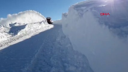 Van'ı kar bürüdü: 264 yol ulaşıma kapandı