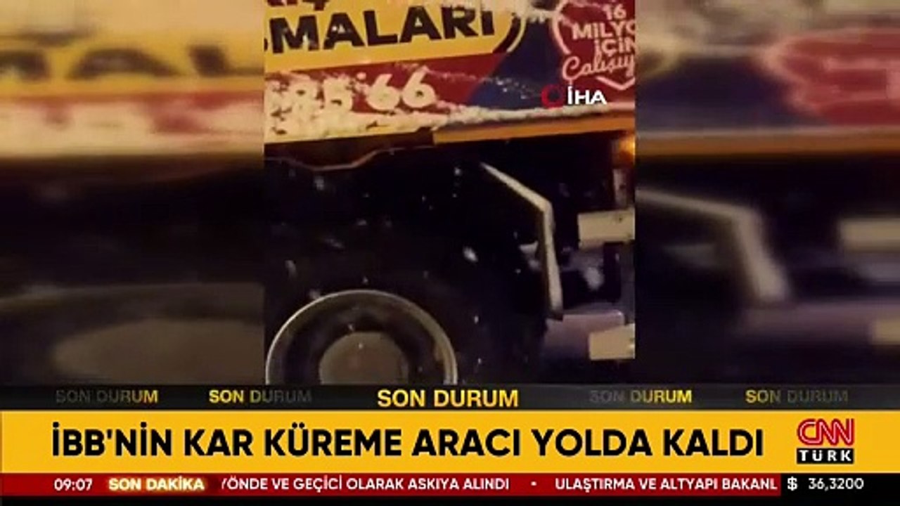 İBB'nin kar küreme aracı yolda kaldı | Video Haber
