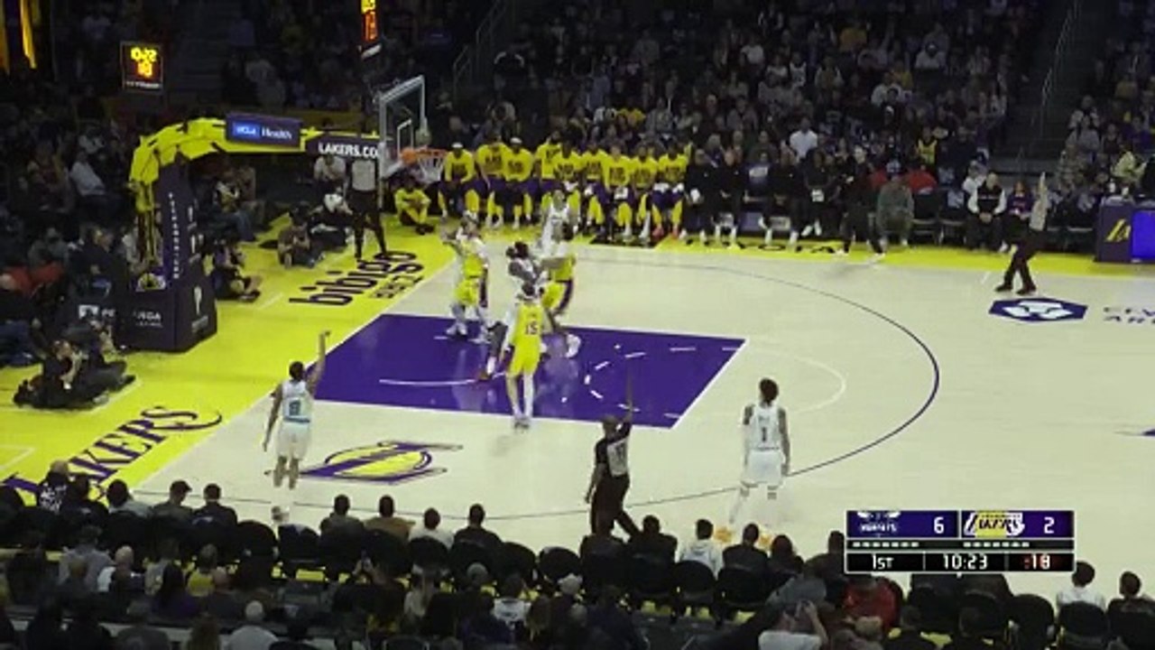 Luka finds LeBron with half-court pass for dunk