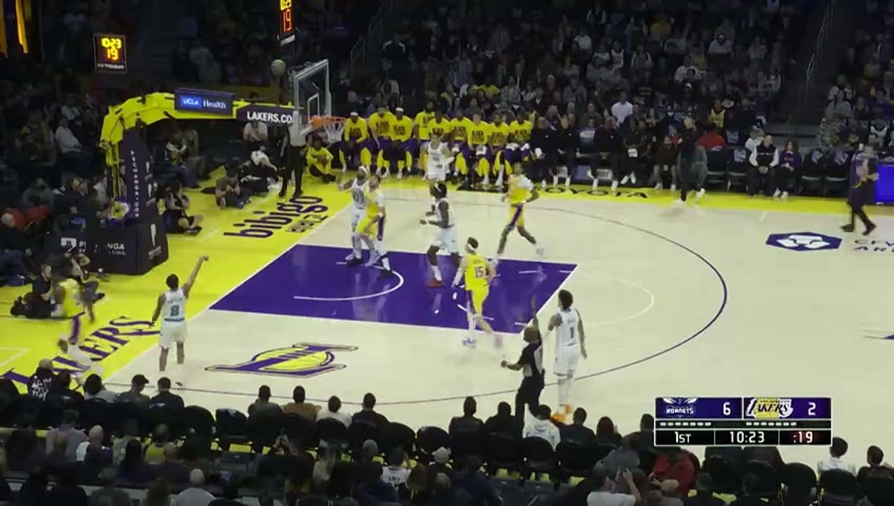 Luka finds LeBron with half-court pass for dunk