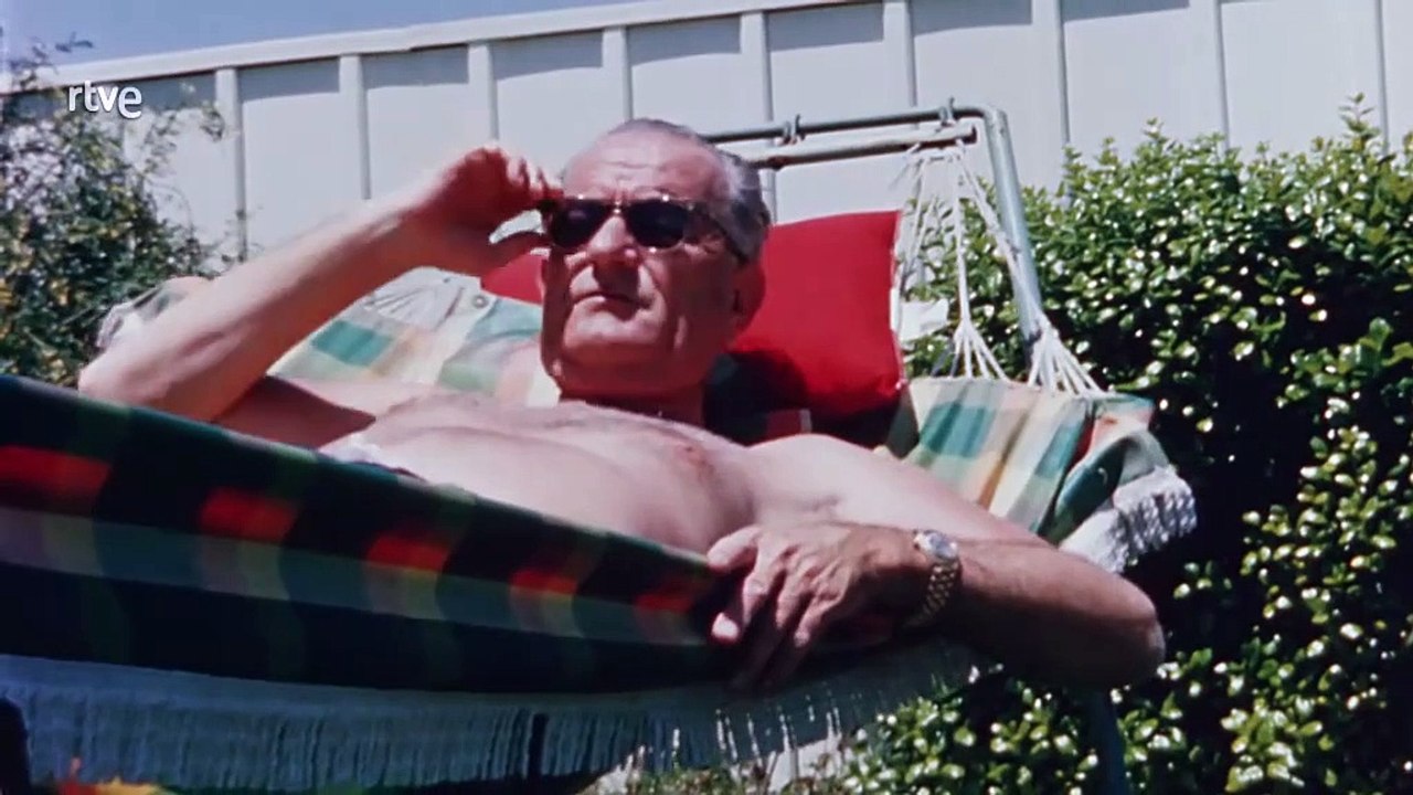 La Guerra de Vietnam y la Caída del Muro de Berlín: Un Análisis de 1963 a 1991