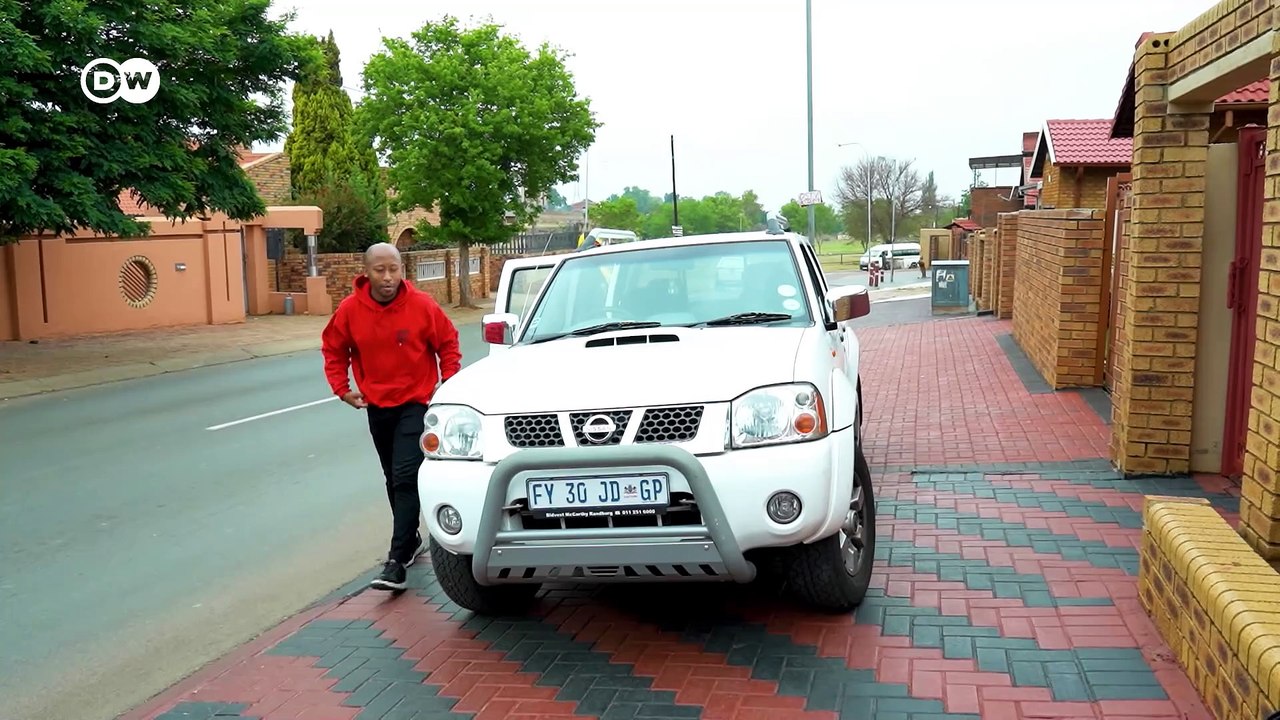 Soweto chef modernizes South Africa's fattest street food