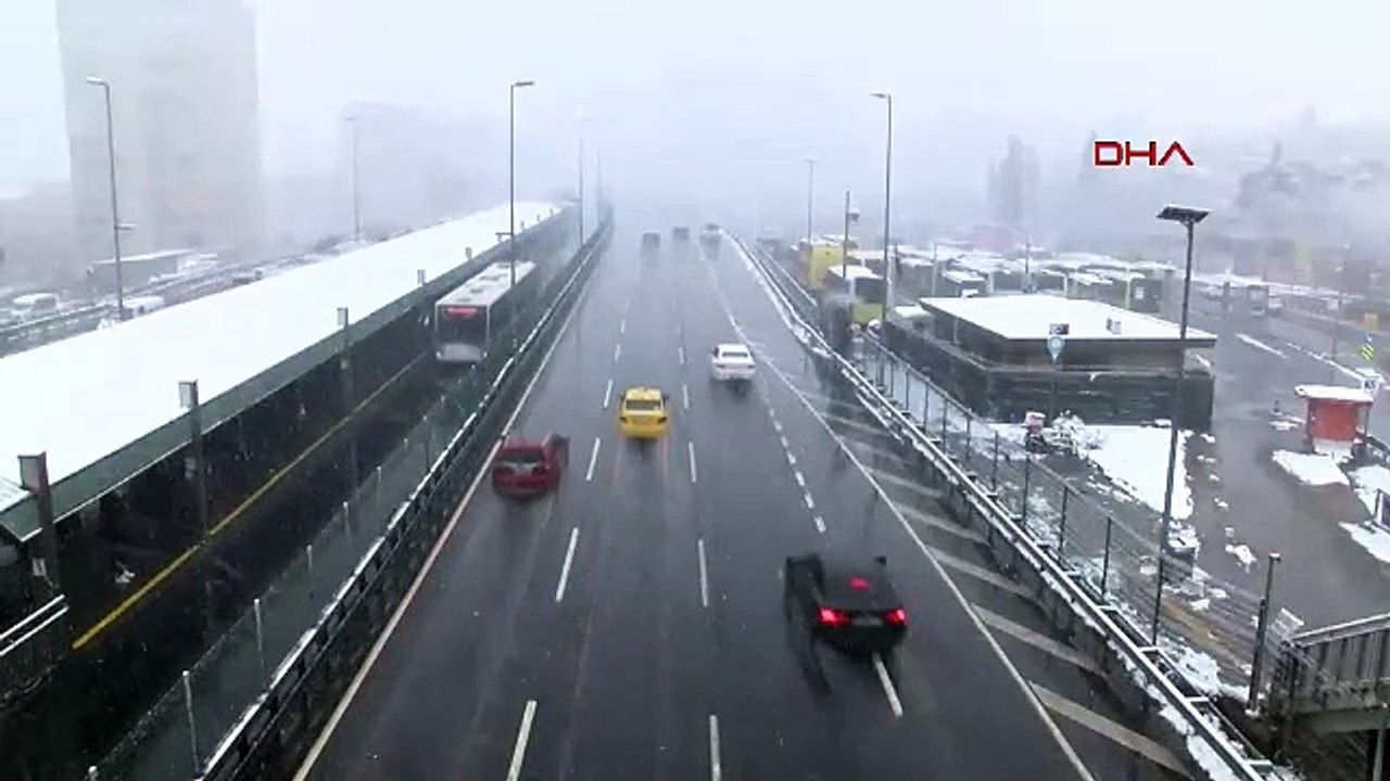 İstanbul- İstanbul'un bazı ilçelerinde kar yağışı etkili oluyor -5 / Ek görüntüyle