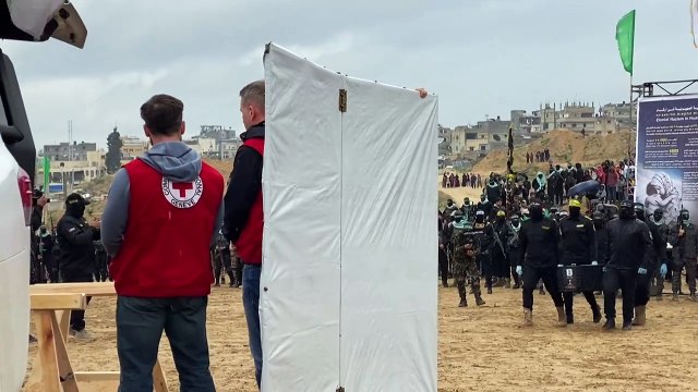 حماس تسلم جثث أربعة رهائن للصليب الأحمر في خان يونس