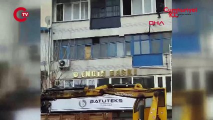 Yangında mahsur kaldı: Pencereden vinç ile kurtarıldı