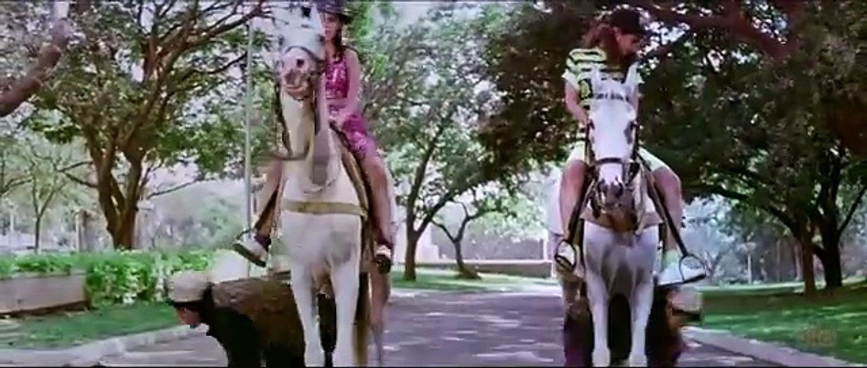'Chaukhat Pe Tumhari / Aankhen 1993/ Govinda, Chunky Pandey,Kumar Sanu, Mohammed Aziz, Sapna Mukherjee