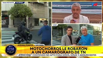 Motochorros le robaron a un camarógrafo de un reconocido canal en plena cobertura en Palermo