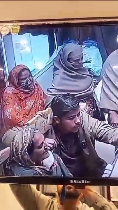 "Shocking Jewelry Heist at a Gold Shop! 😱 Women Steal Jewelry Box | CCTV Footage"