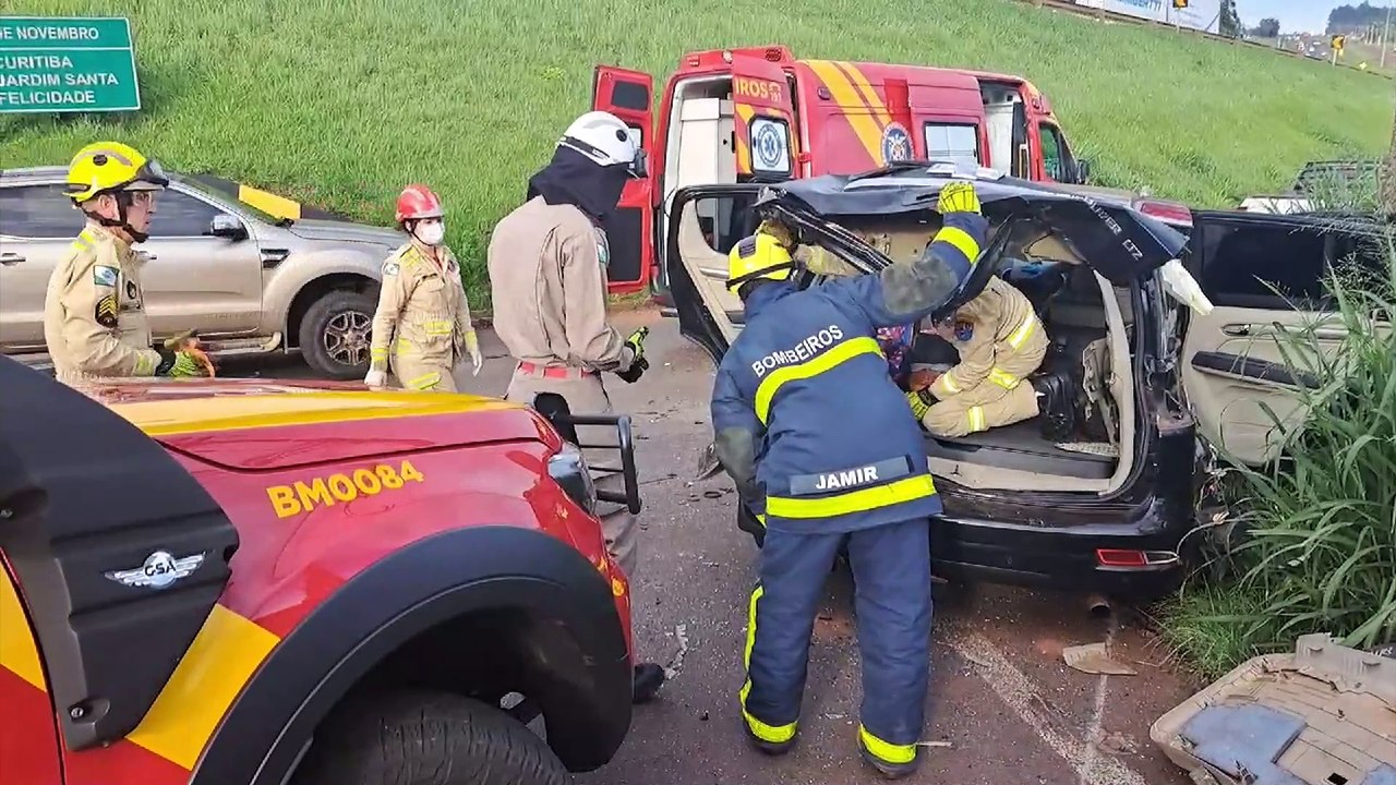 "Caminhão teve problema mecânico e no semáforo ele não conseguiu segurar", afirma PRF
