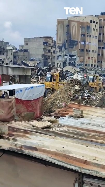 وصول المعدات المصرية إلى شمال قطاع غزة لرفع الر...