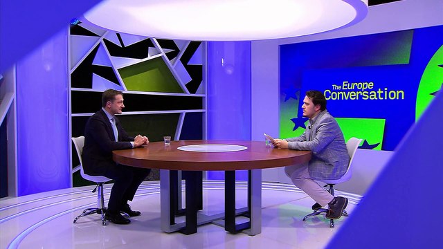 Commissario Ue all'agricoltura: nessun passo indietro su riduzione uso dei pesticidi chimici