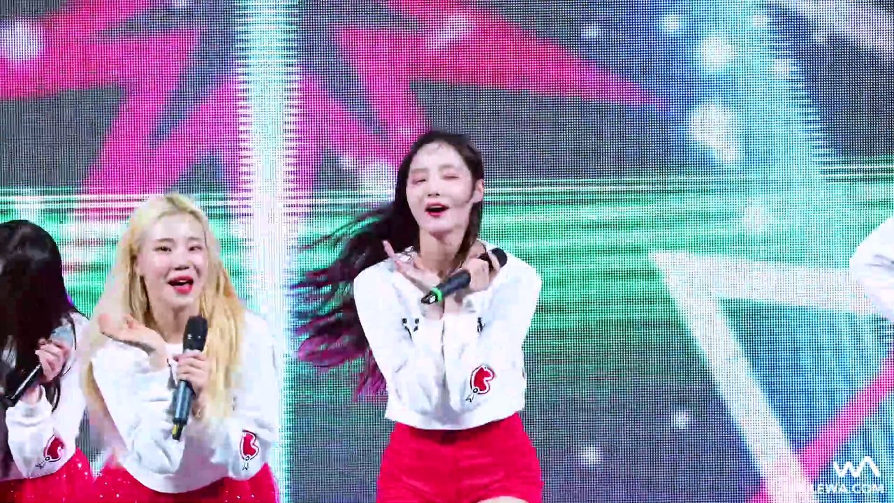 180401 모모랜드 (MOMOLAND) '꼼작마' 연우 직캠 @kt wiz 시민 서포터즈 페스티벌 4K