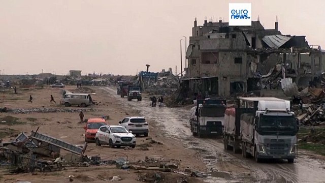 شاحنات المساعدات الإنسانية تدخل غزة تزامنًا مع تسليم حماس جثث 4 أسرى إسرائيليين