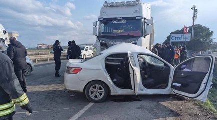 Tekirdağ'da TIR ile otomobil çarpıştı