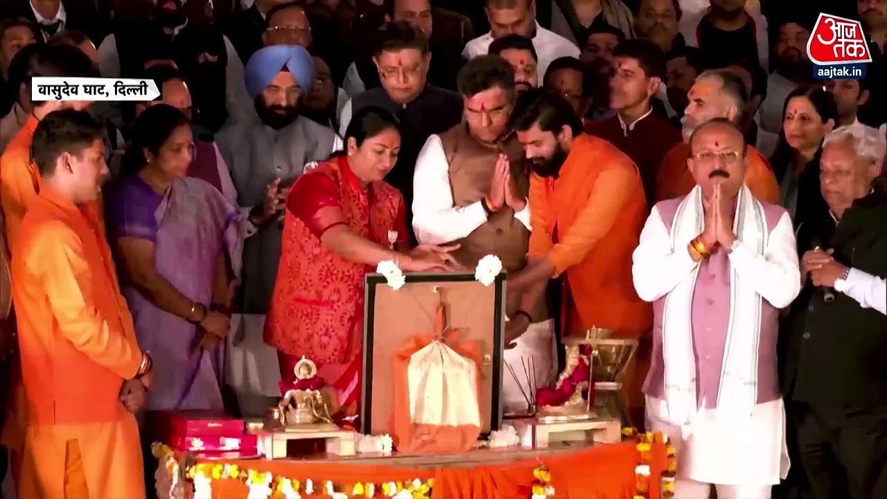 महाकुंभ में महिलाओं के स्नान का वीडियो बेचने का गंदा कारोबार उजागर, देखें सुधीर चौधरी के साथ ब्लैक एंड व्हाइट