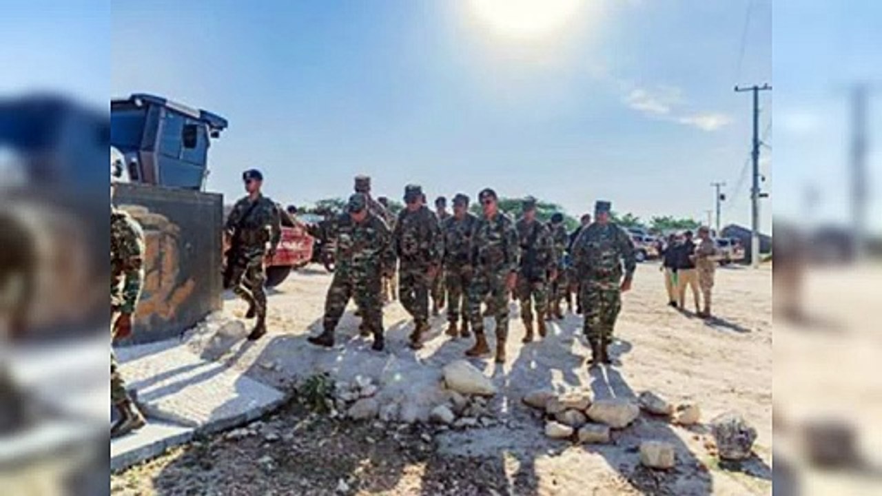 Ministro de Defensa supervisa trabajos de verja en la frontera