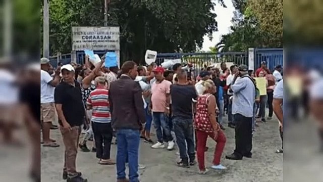 Continúan las protestas por falta de agua potable en Santiago