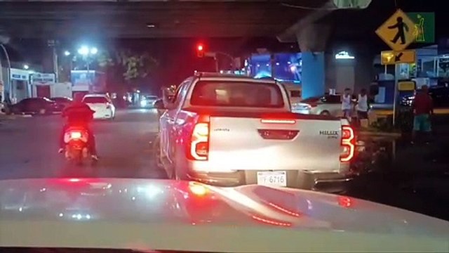 gentes policiales vigilan en barrios del Distrito Nacional como parte de operativo contra el delito